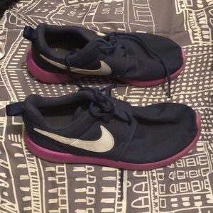 Girls nike sneakers